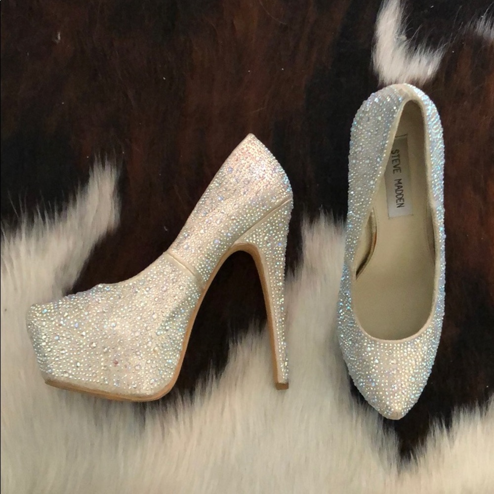 Steve Madden Deevaa Pumps